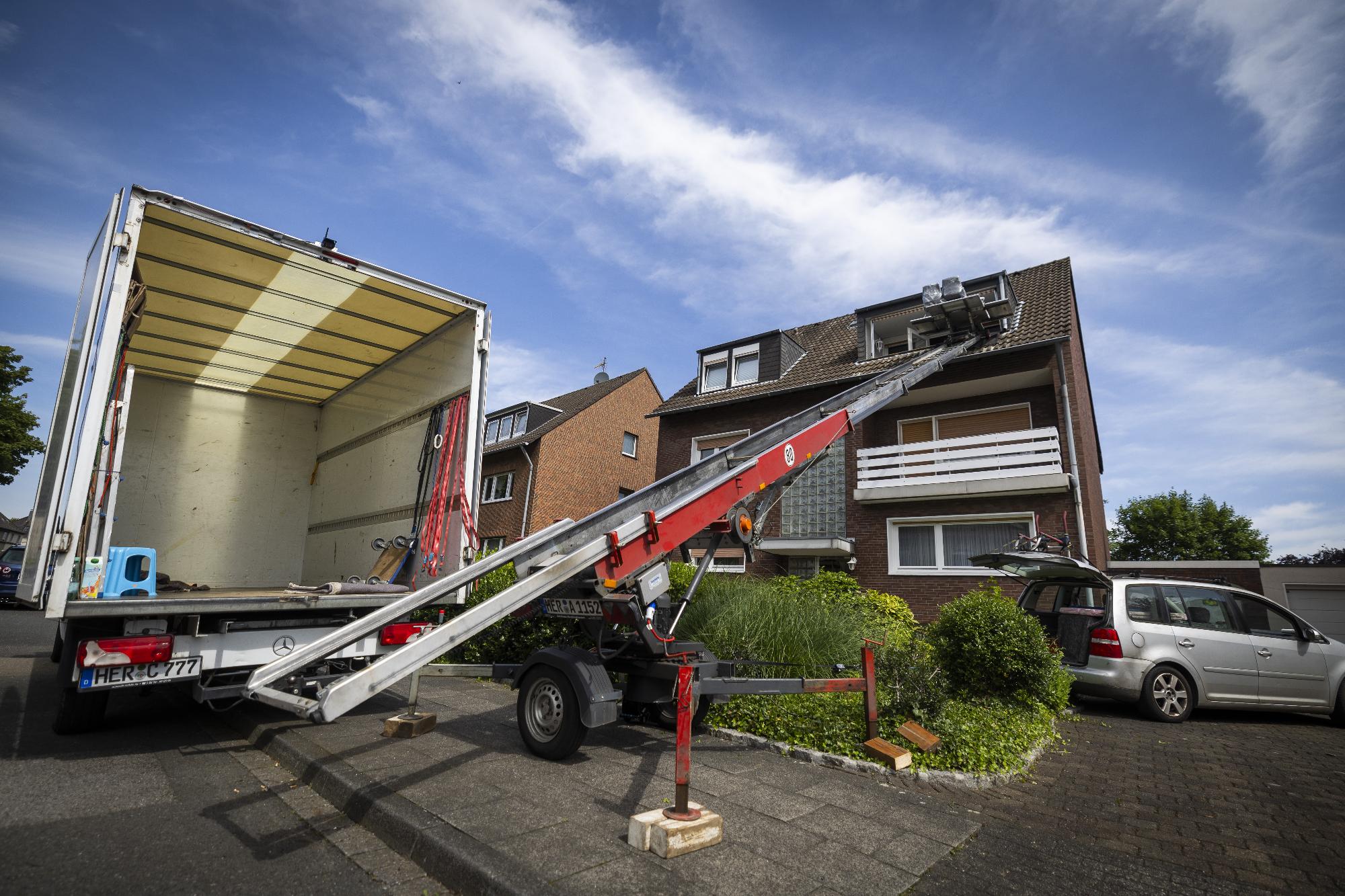 Umzugsservice Herne - Möbellift im Einsatz